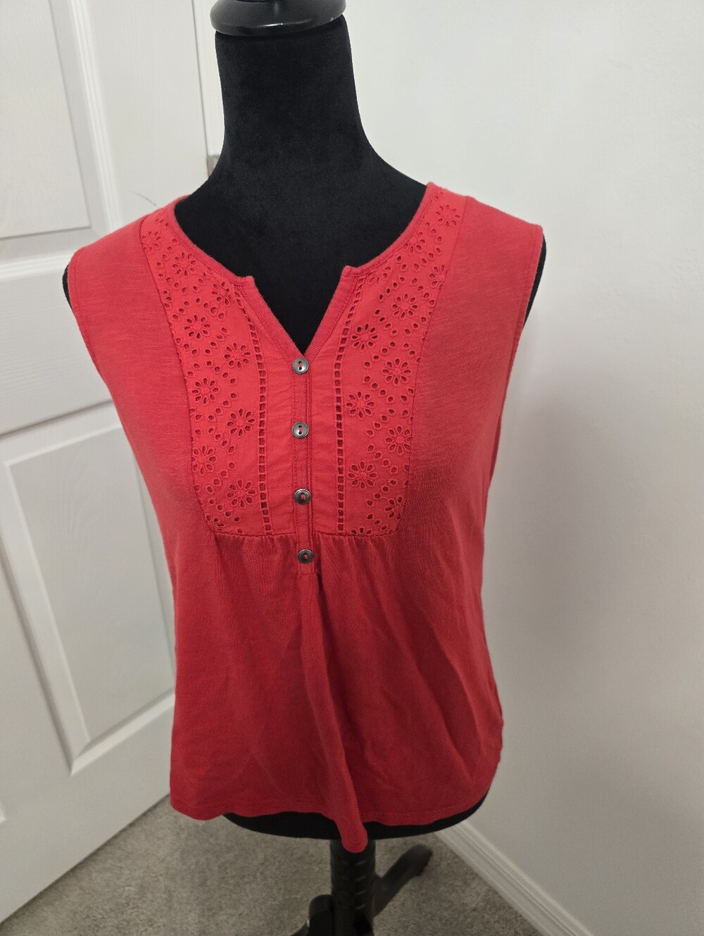 croft & barrow Red Sleeveless Eyelet Henley Camisole